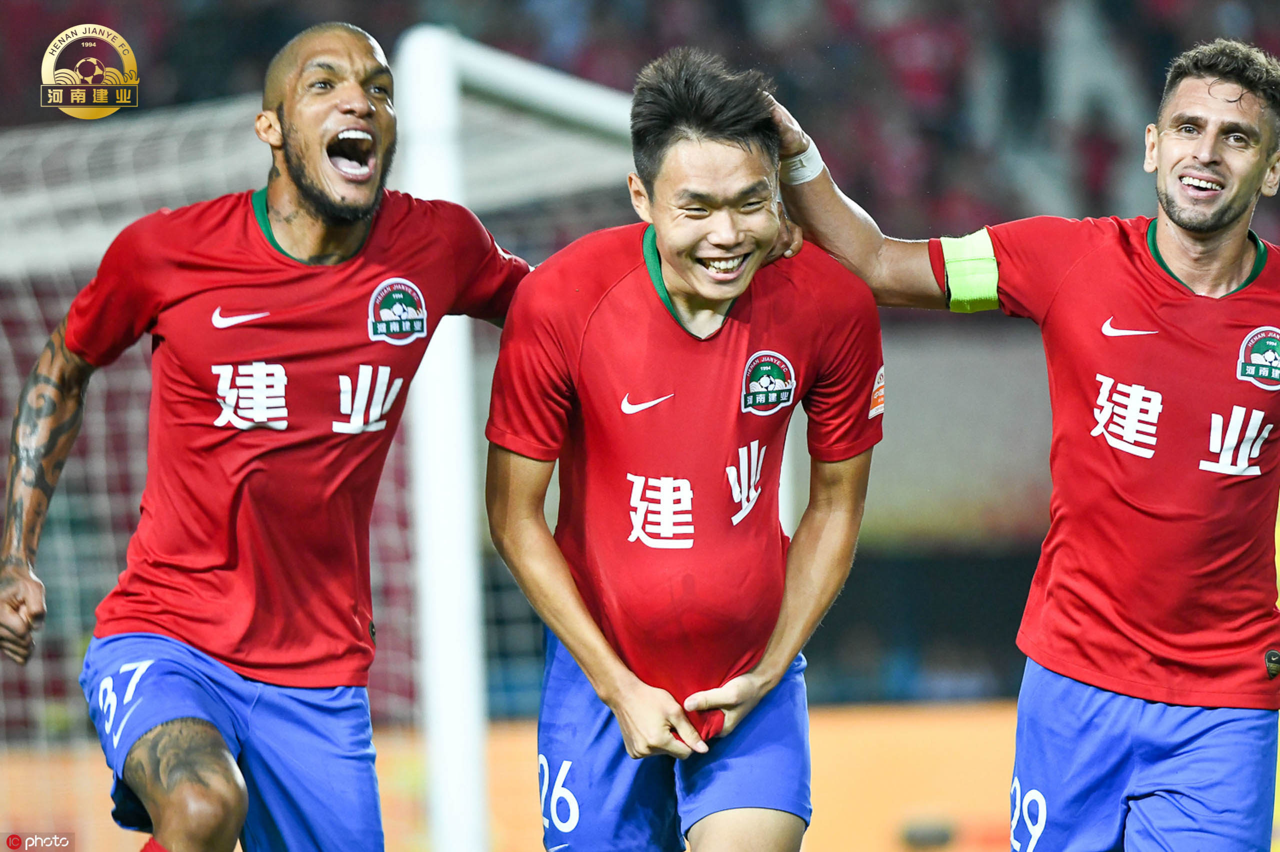 包含建业客场挑战上港，力求全取三分的词条