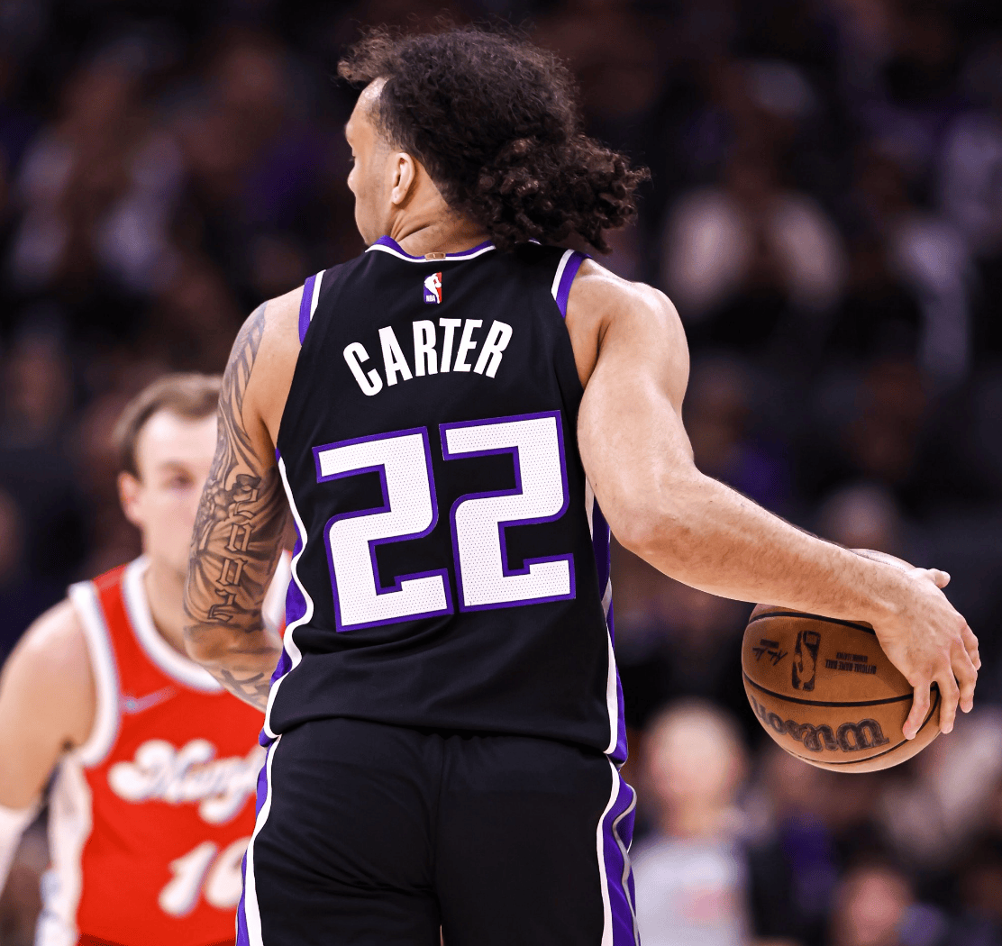 国王主场失利，福克斯表现不俗仍难扳回局面(福斯特 国王死了)