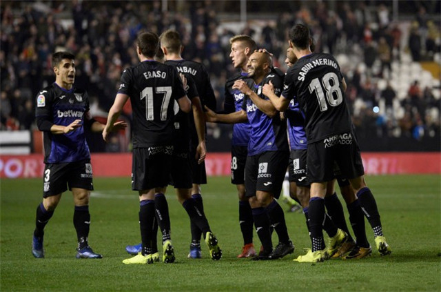 关于摩纳哥客场逼平尼斯,保持不败纪录的信息 关于摩纳哥客场逼平尼斯,保持不败纪录的信息