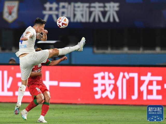 包含大连人体育中心将举办多场中超比赛的词条